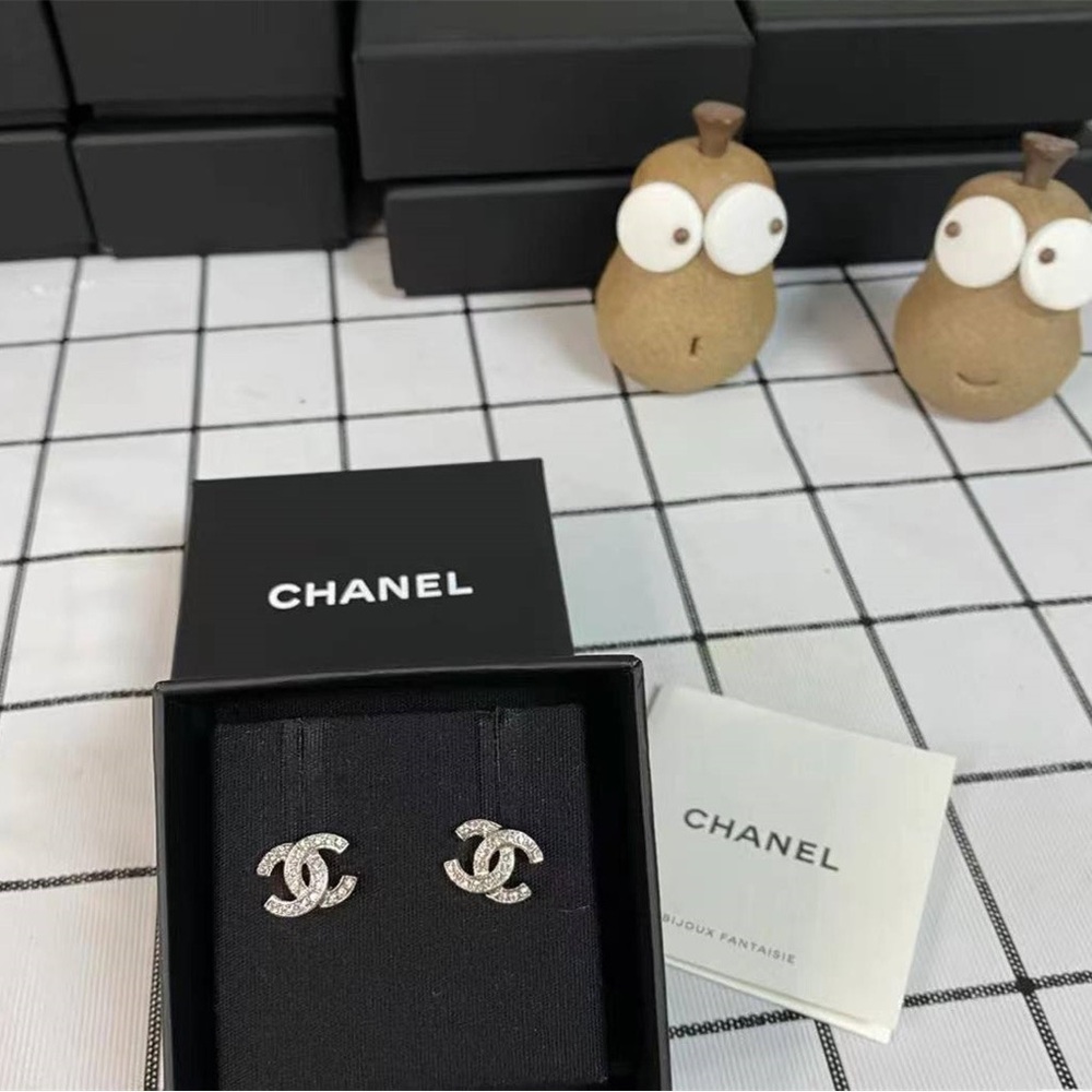 Chanel Silver Earrings ✨